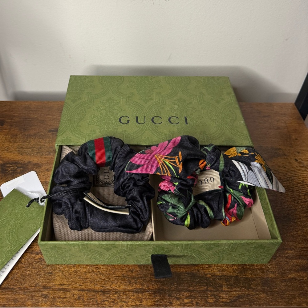 ✨SOLD✨Gucci 100% Silk Hair Scrunchies - Picture 1 of 7